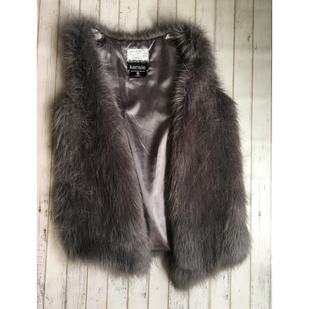 Kensie faux fur vest
